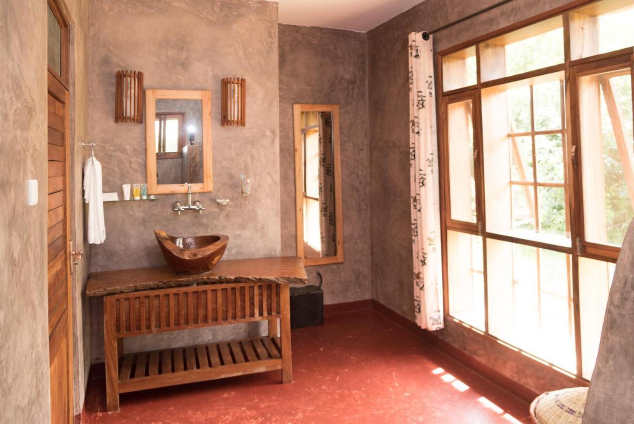 Twiga Safari Lodge Paraa Экстерьер фото